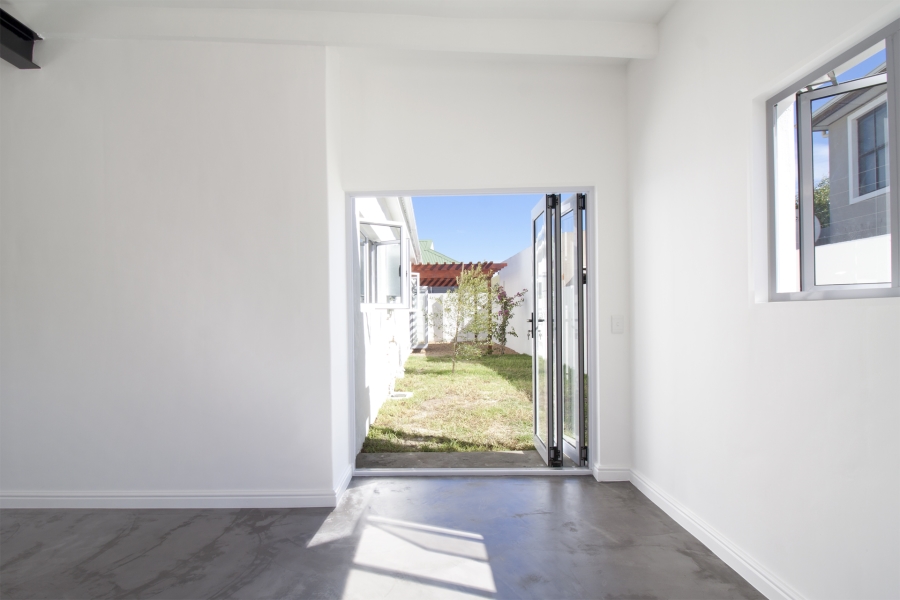 3 Bedroom Property for Sale in Milkwood Park Western Cape